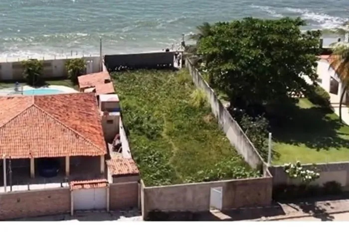 terreno beira mar, 10x30 em Barra de Santo Antônio!