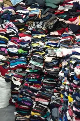 Lote com 10 peças pra brecho variadas feminina usada