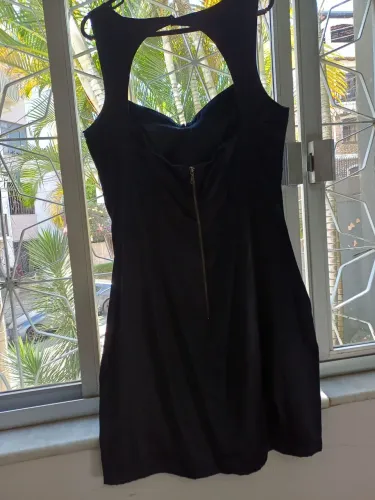 Vestido preto curto M