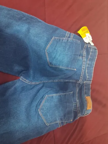 Calça jeans Sawary - levanta bumbum(tam. 42), nunca usada, com etiqueta