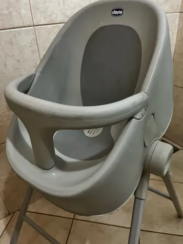 Banheira marca Chicco com suporte