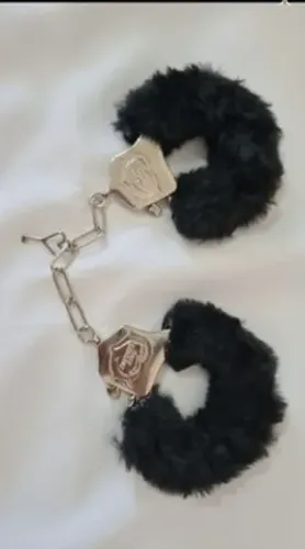 Algemas de metal com pelúcia 