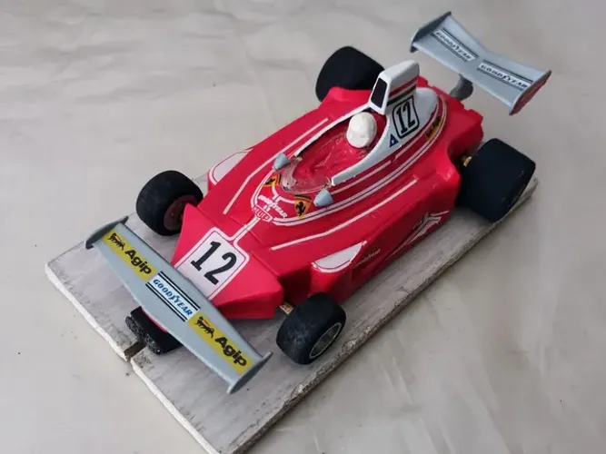Vendo carro de autorama estrela Ferrari década de 70