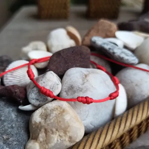 Pulseira Vermelha Kabbalah 7 nós de proteção