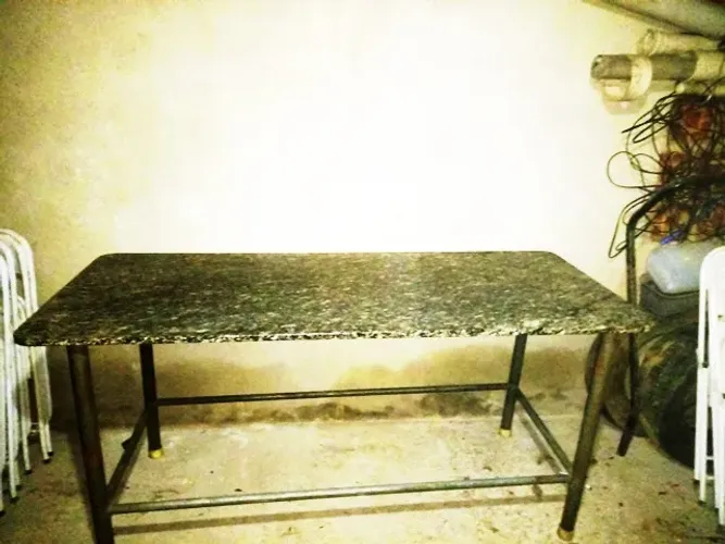 Mesa reforçada c/ tampo de granito