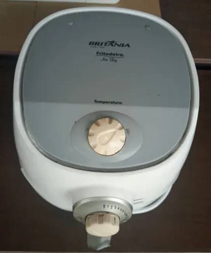 AIR FRYER: BRITÂNIA