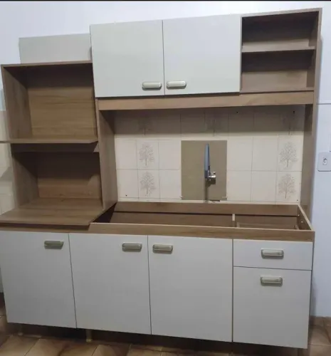 Armário de Cozinha compacta nova 
