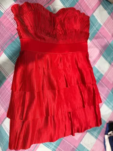 Vestido vermelho tomara que caia de coração