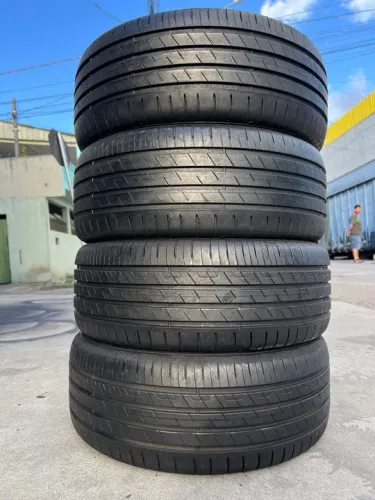 PNEUS ARO 19 - 235/45R19 GOODYEAR WRANGLER