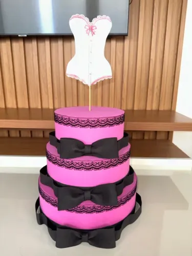 Bolo Fake para chá de lingerie