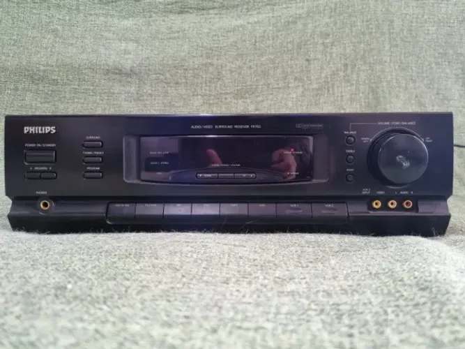 Philips audio/video surround receiver FR752