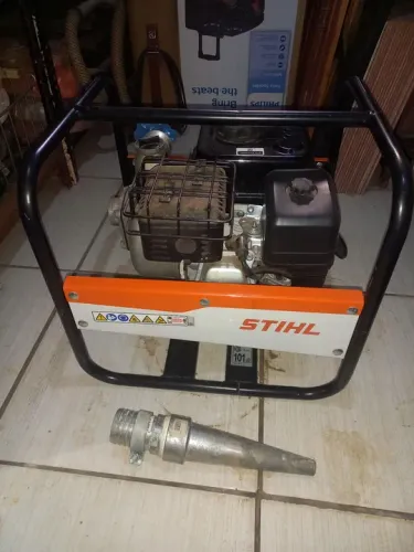 Vendo este motor bomba de água da sthil novo funcionando perfeitamente