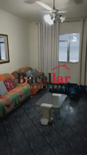 Apartamento : / Residencial / Olaria