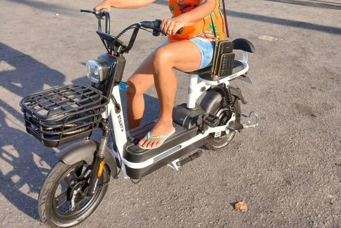 Vendo scooter sobre nova.