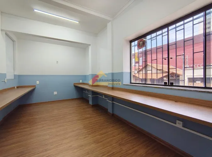 Casa Comercial para aluguel, Centro - Divinópolis/MG