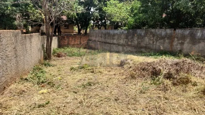 VENDE-SE LOTE - BAIRRO SAGRADA FAMÍLIA | MONTES CLAROS - MG