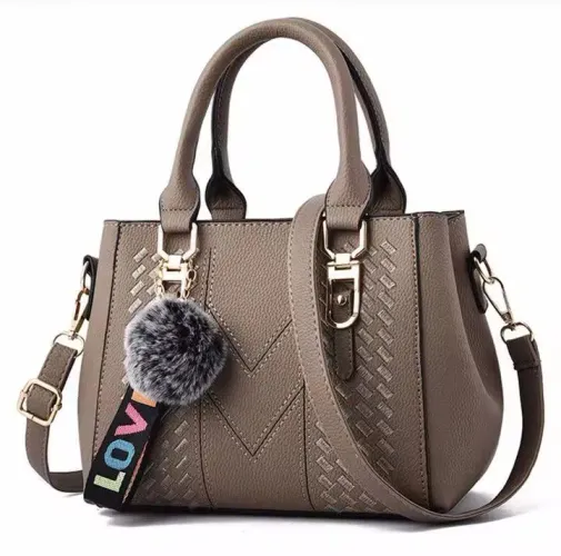Bolsa de Mão Elegante com Detalhes Dourados