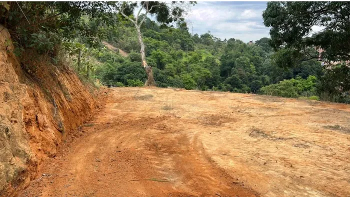 MEIO LOTE EM GRAÚNA R$-45 mil