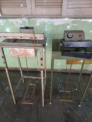 Maq de seladora 2 juntas um esta bom