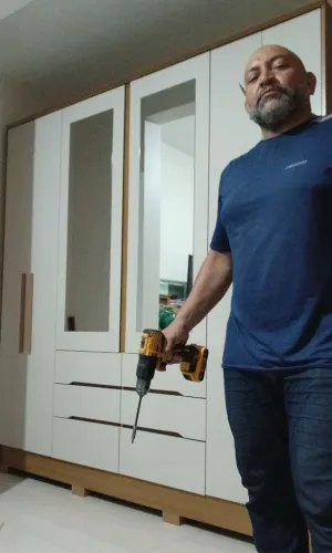 MONTADOR DE MÓVEIS DISPONÍVEL DE DOMINGO A DOMINGO ATENDENDO TODA ÁREA METROPOLITANA !!!