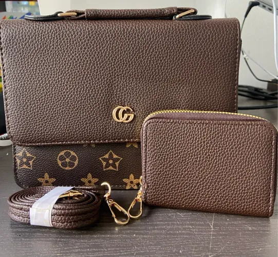Bolsa pequena com carteira 