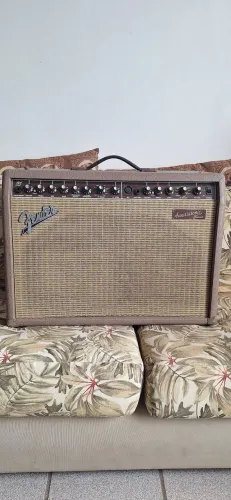 Fender Acoustasonic Junior 80 2 x 40-Watt RMS 2x8" Amplificador para instrumentos 