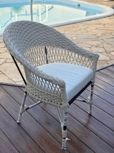 Poltronas em alumínio em tricô nautico . 690 cada