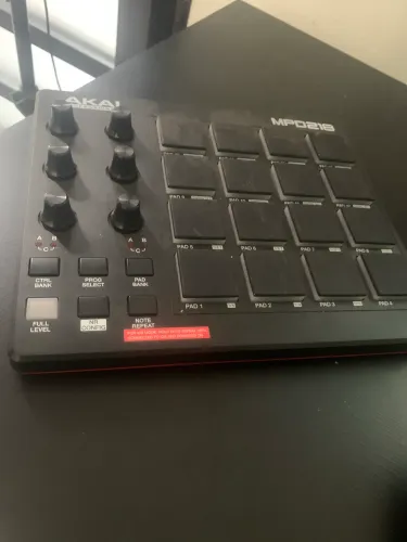 Controladora MPD 218  Akai professional 