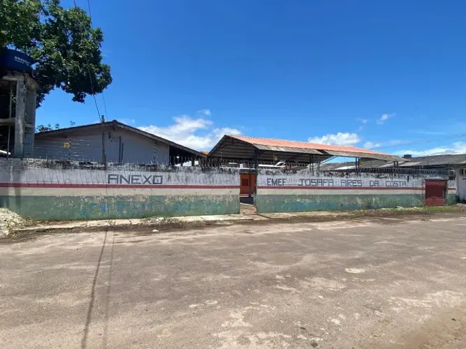 Prédio comercial (área de 600 m2) na Av. Brigadeiro Eduardo Gomes. Infraero