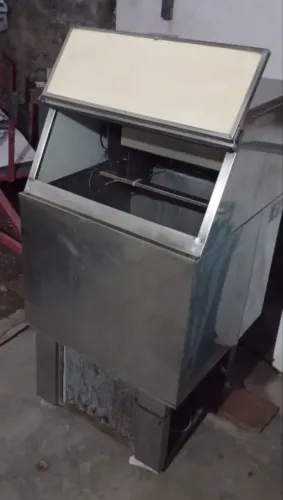 máquina de gelo 75 kg...5 mil