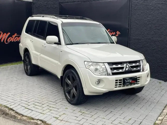Mitsubishi Pajero HPE Full 3.2 4X4 T.i.dies. 5P AUT 2013
