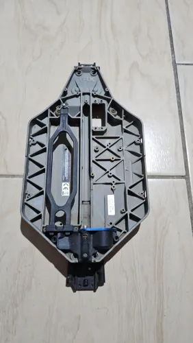 Rc Automodelo Chassi Traxxas Slash 4x4 conforme a foto 