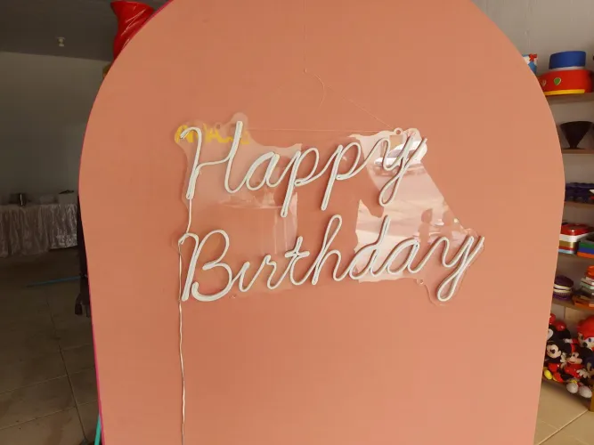Locação de LETRAS & NUMEROS em acrilico LED happy birthday