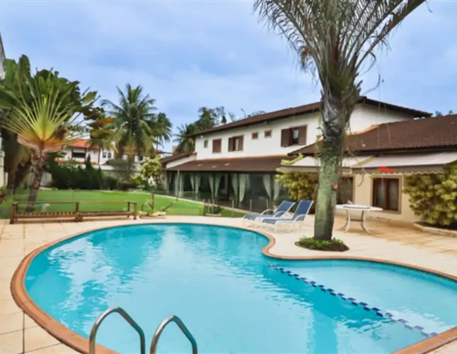 Casa Térrea para venda tem 836 m2 com 6 quartos em Barra da Tijuca - Rio de Janeiro - RJ