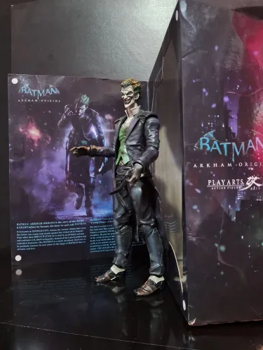 Boneco Coringa Joker Original Play Arts Kai,