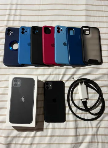 iPhone 11 (64GB, cor preto ) + 7 Capas + Carregador original + Caixa Original!