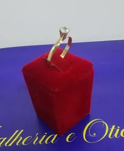 Anel Solitário Ouro 18 kilates 4 mm Zircônia Peso 1.30 Gramas Aro 2 mm