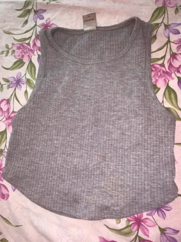Cropped cinza
