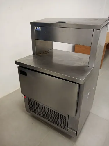 Condimentadora c/ refrigerador Inox, 220v, funcionando