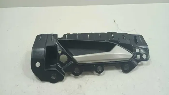 Maçaneta Interna Porta Traseira Direita Virtus 18 19 20 21 Prata