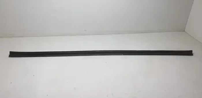 Borracha Inferior Porta Dianteira Esquerda Honda Fit 2015 A 2020