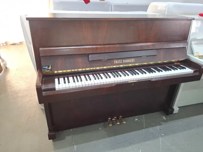 Piano Fritz Dobbert Apartamento