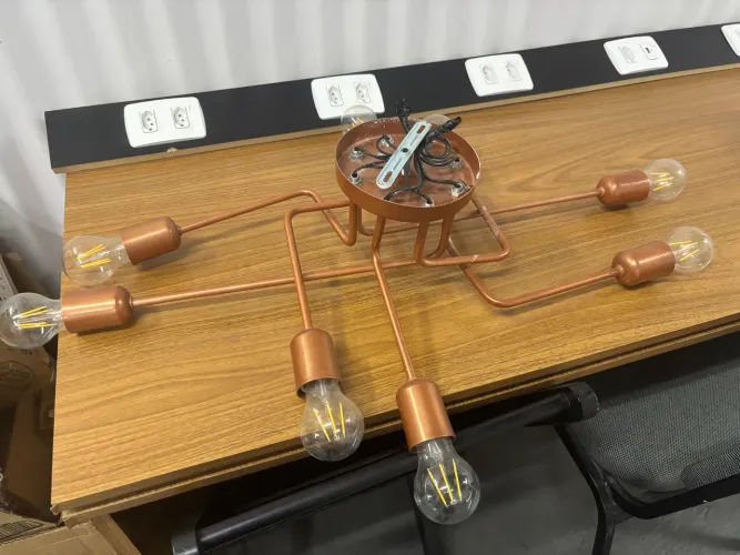 Luminária Pendente Aranha 8 lâmpadas 