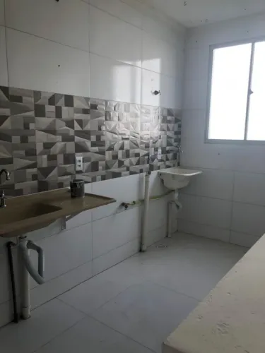 Apartamento  2/4 reformado pra alugar no Parque Florença 