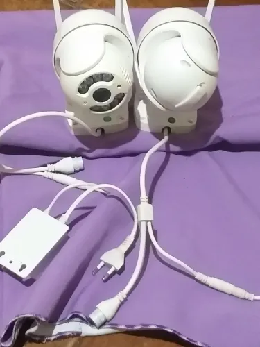 2 CÂMARAS E 2 CARTÃO DE MEMÓRIA 