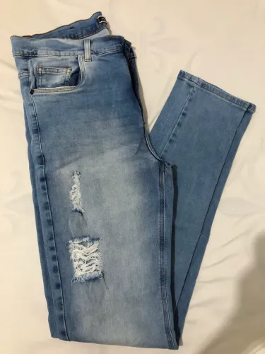 Calça jeans, veste até 60kg