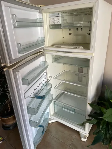 Vendo Geladeira Brastemp