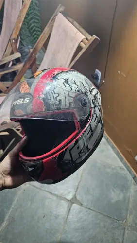 Capacete PEELS da linha SPIKE, tamanho 58, viseira arranhada