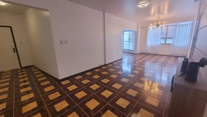 Apartamento a Venda no Centro de Lages /SC- Semi Mobiliado- 3 Dorms( suite)- 149 m²- 680 m