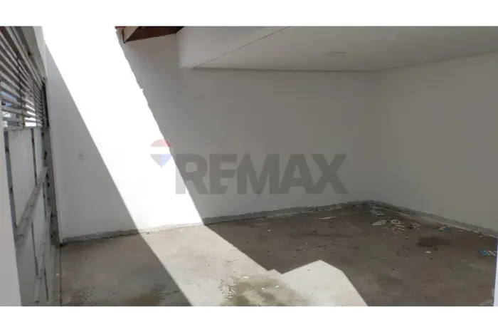 Vendo Oportunidade: Uma Casa Comercial